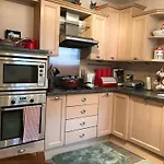 City Centre Executive Apartment - Private Parking, Gym & Sauna