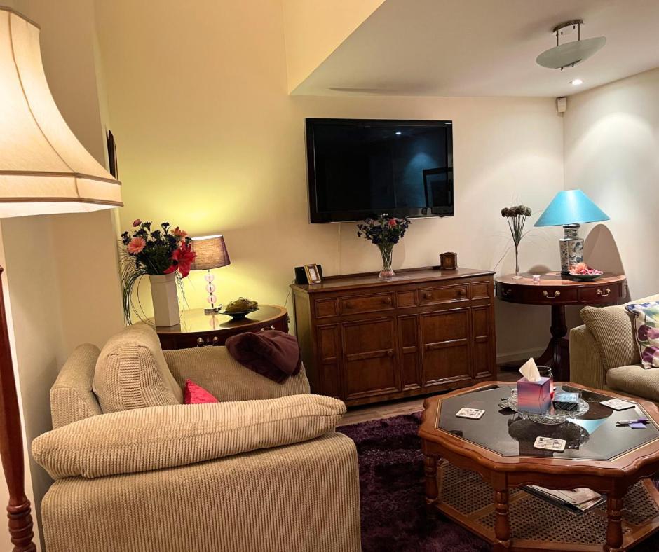Centre Executive - Private Parking, Gym & Sauna