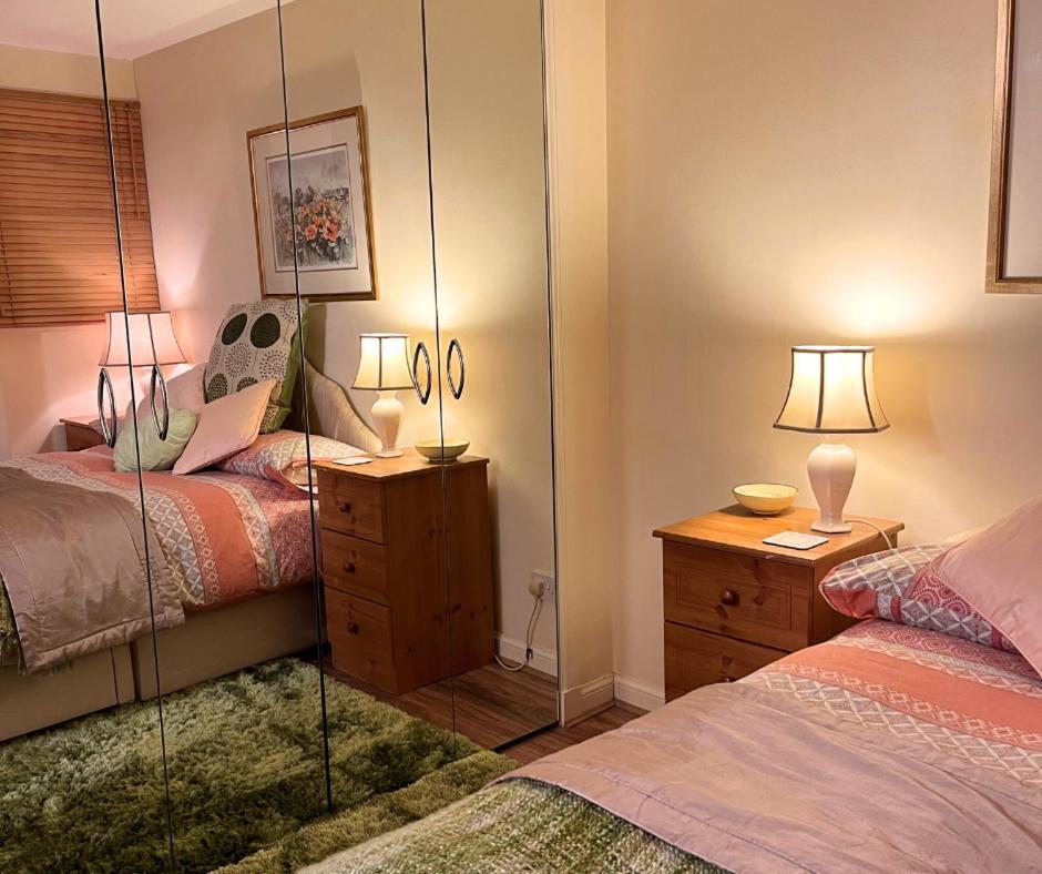 Centre Executive - Private Parking, Gym & Sauna Apartment