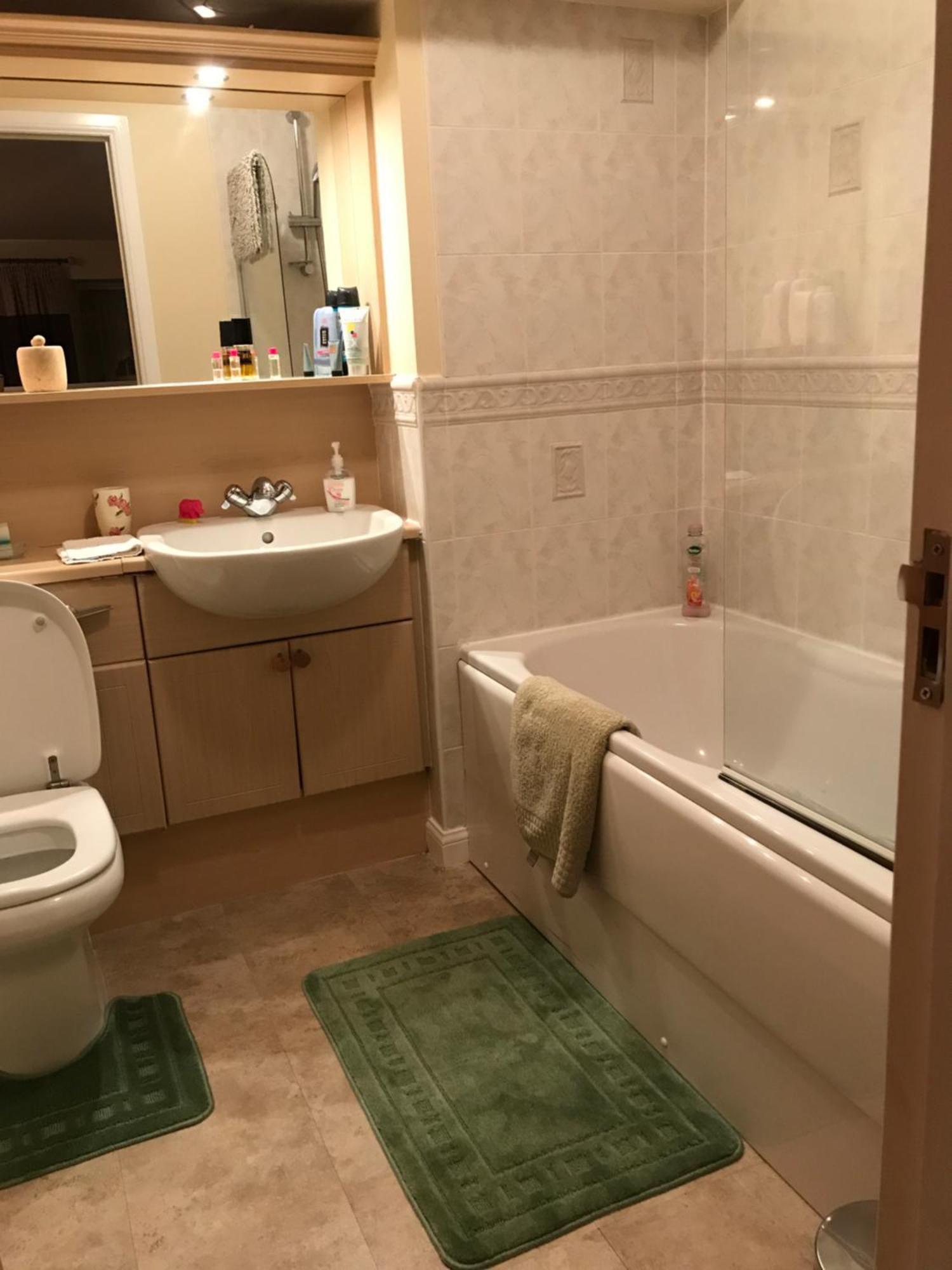 Apartment Centre Executive - Private Parking, Gym & Sauna